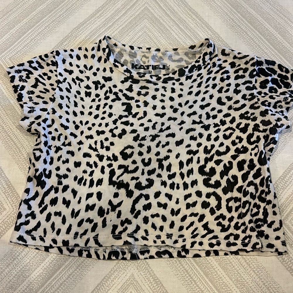 Katie J NYC Girls Ivory and Black Animal Print Short-sleeve Top - Size M